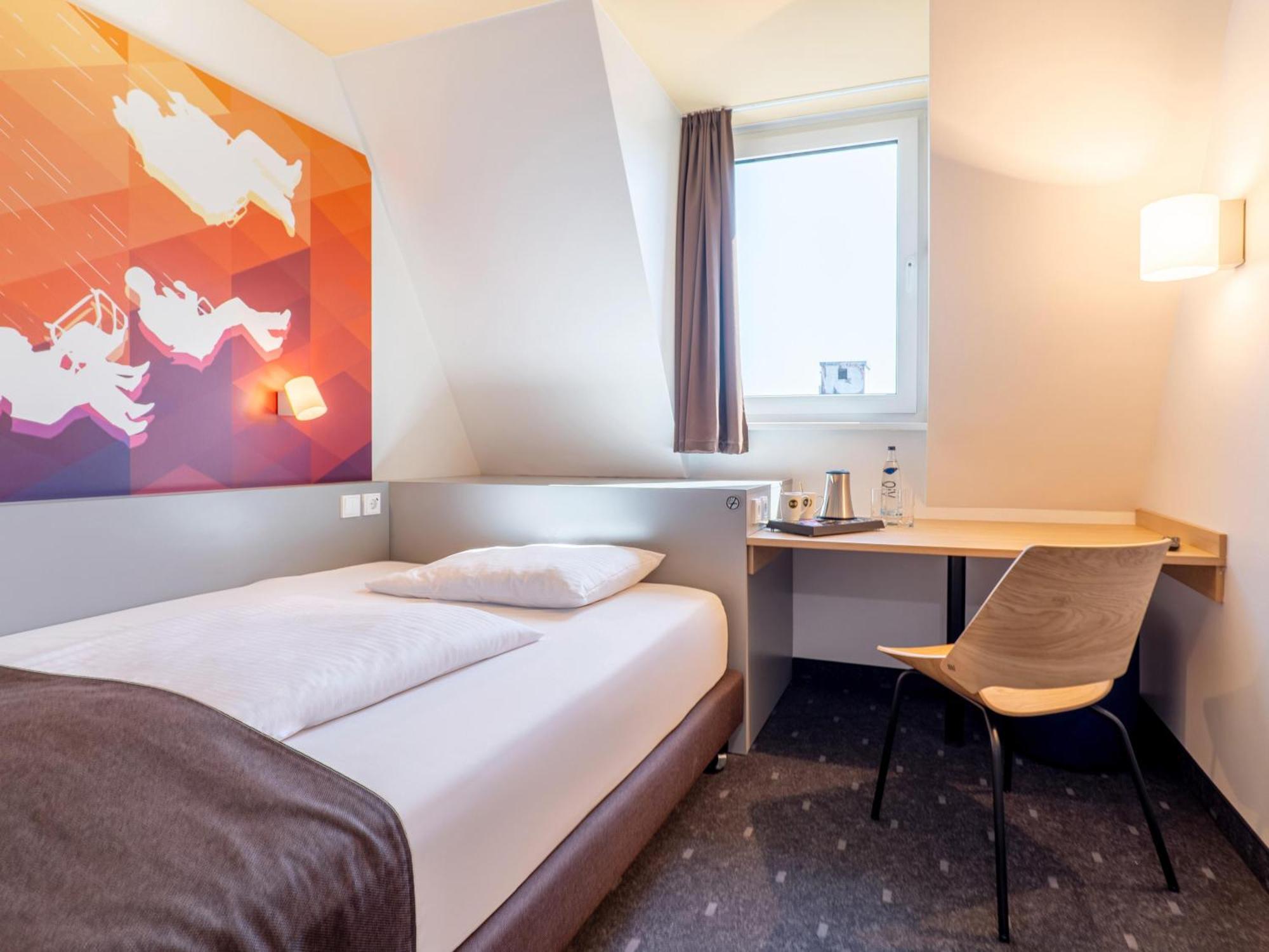 B&B Hotel Stuttgart-Bad Cannstatt Exterior photo